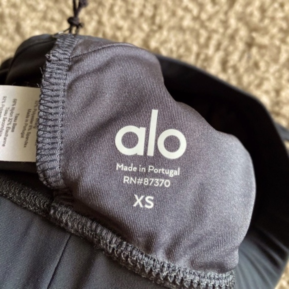 New Alo Yoga BLK Ripped Warrior Sports Bra TANK TOP - Picture 5 of 11